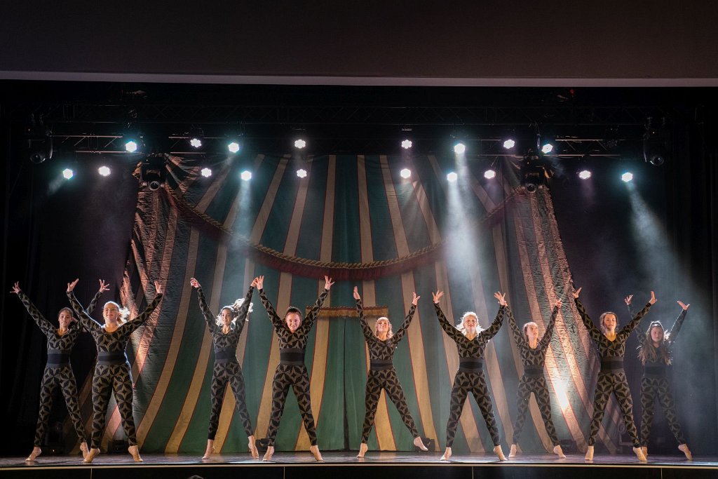 Wintercircus 1C 010.jpg
